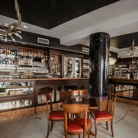 招待所 文咖啡酒店 阿尔巴