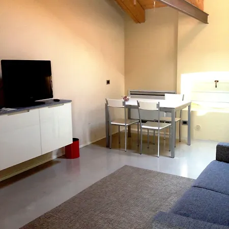 Vincafe Guest house 4*