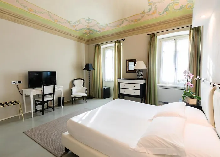 Vincafe Guest house 4*