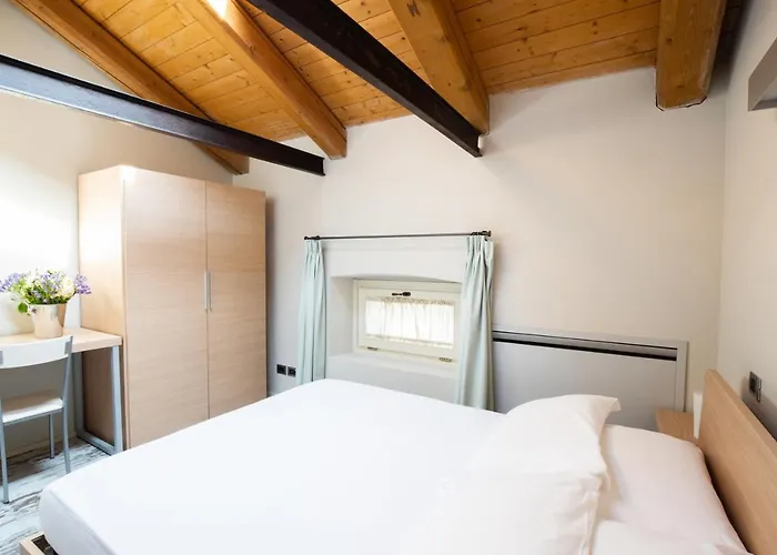 Vincafe Guest house Alba (Piedmont)