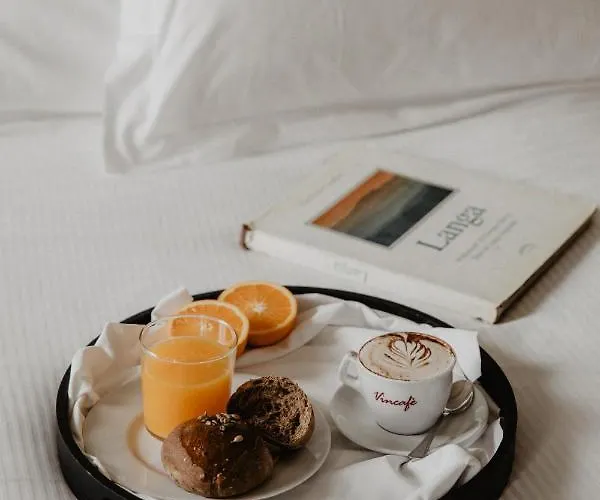 Vincafe Guest house 4*