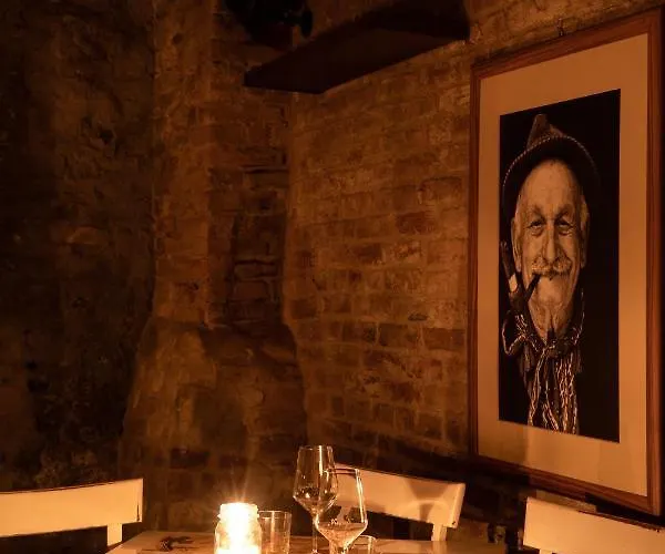 Guest house Vincafe Alba (Piedmont)