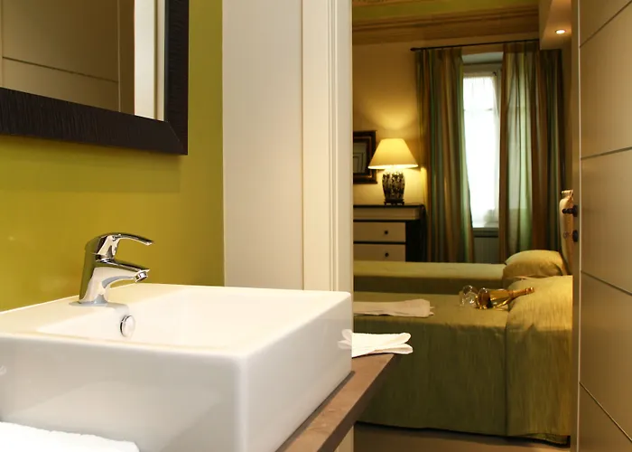 Vincafe Guest house 4*