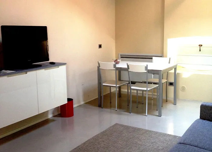 Vincafe Guest house 4*